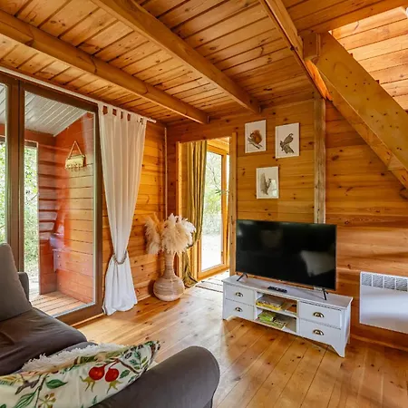 Lesniczowka & Jacuzzi Holiday home
